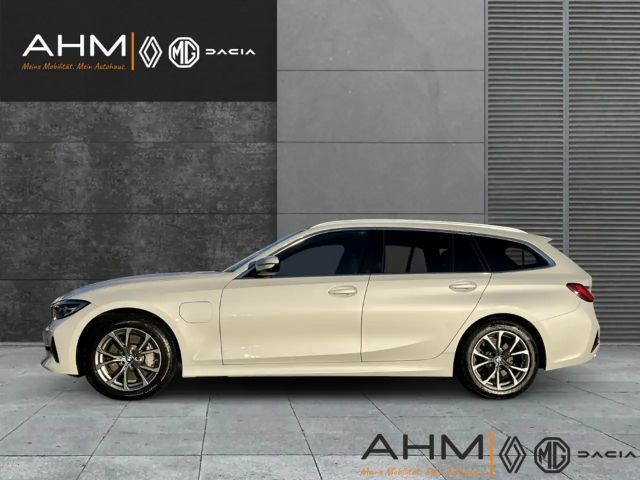 BMW 330 330e Luxury Line Touring