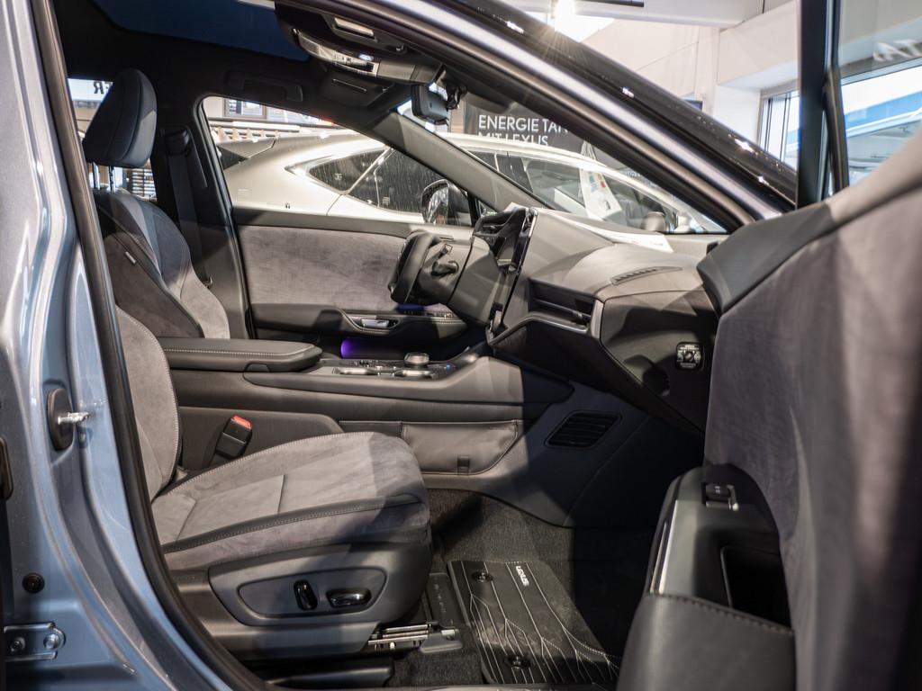 Lexus RZ Luxury Line