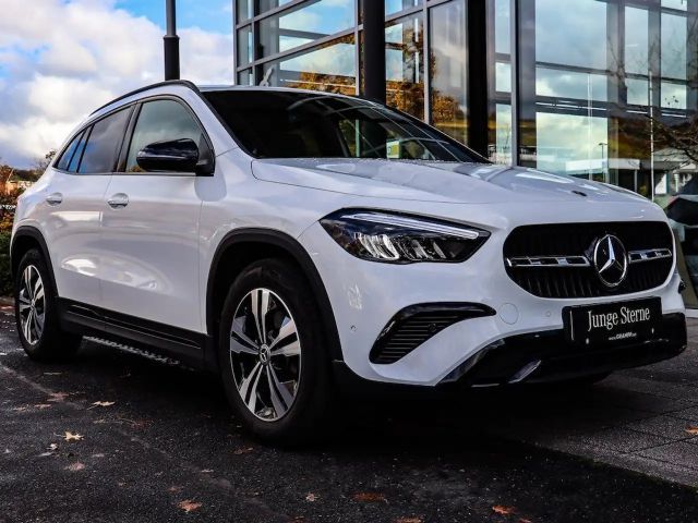 Mercedes-Benz GLA 180 ProgressiveAdvanced/AHK/Kamera/LED/Night