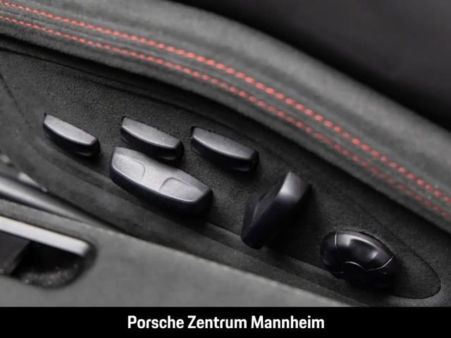 Porsche 992 4 Coupé GTS Targa