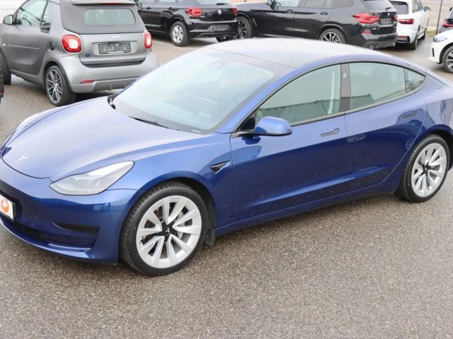 Tesla Model 3 RWD