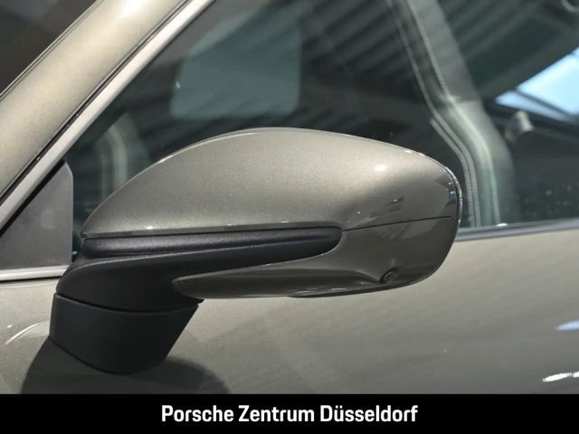 Porsche 992 4 Coupé GTS Targa