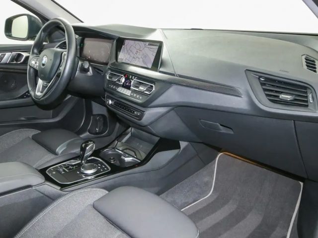 BMW 118 118i Sedan Sport Line