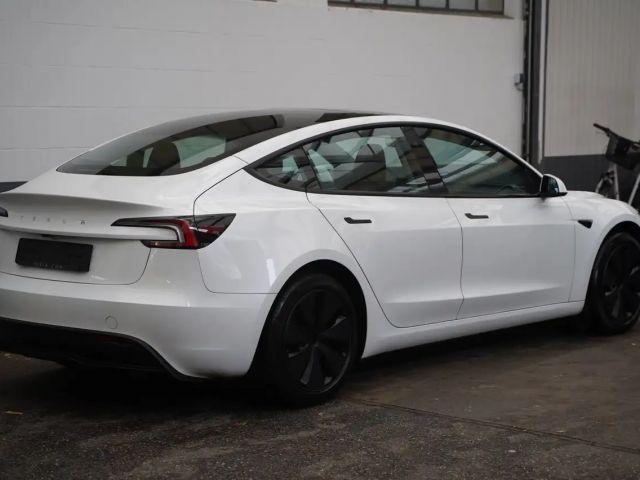 Tesla Model 3 Standard Range