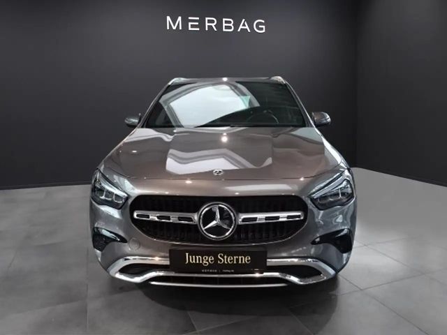 Mercedes-Benz GLA 200 Progressive