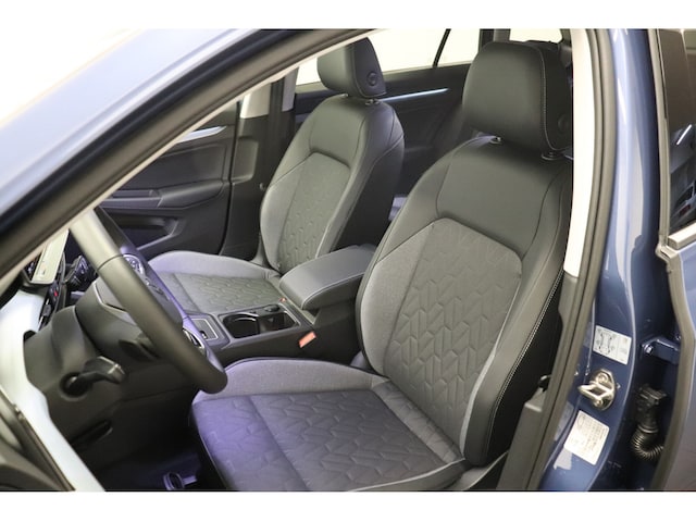 Volkswagen Golf 1.5 eTSI DSG Variant