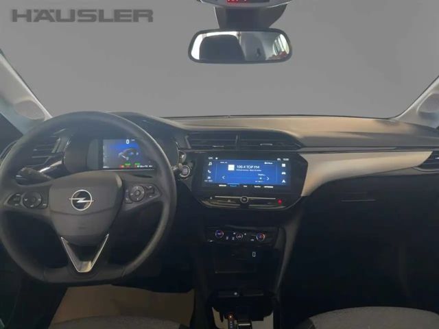 Opel Corsa mit Allwetterreifen Kamera CarPlay