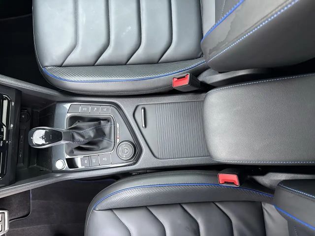 Volkswagen Tiguan R / R-Performance / Akrapovice