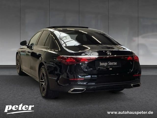 Mercedes-Benz E 200 AMG Line Sedan