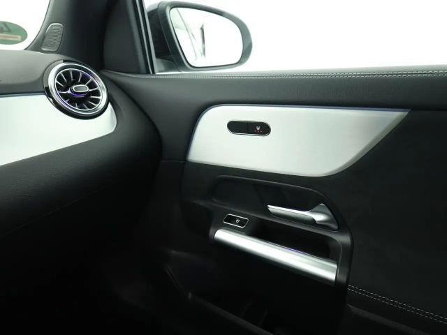 Mercedes-Benz GLA 200 AMG Line