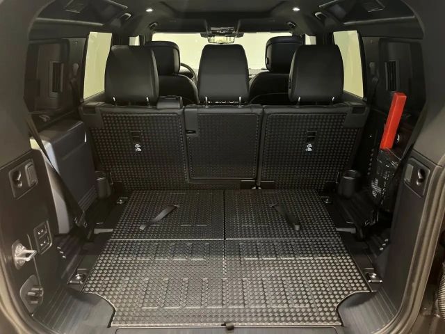 Land Rover Defender 110 D250 HSE