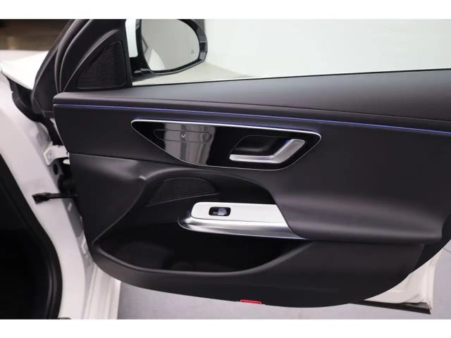 Mercedes-Benz E 220 AVANTGARDE E 220 d Sedan