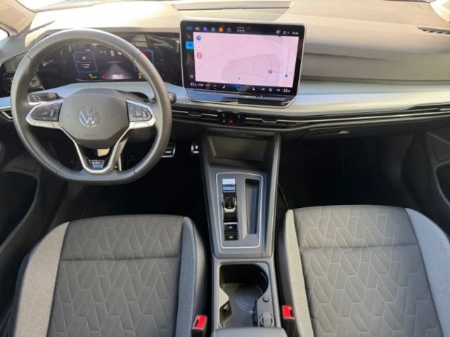 Volkswagen Golf 1.5 eTSI DSG Variant