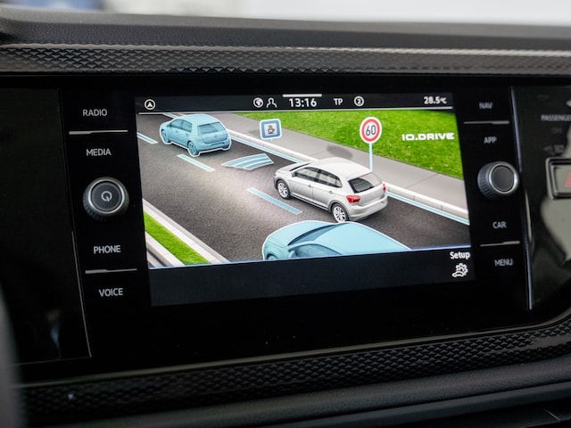 Volkswagen Polo 1.0 l TSI ACC FLA LM KlimaA SHZ PDC