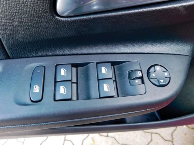 Opel Corsa Corsa Elektric 3-Phasen 11KW Charger  Allwetterrei