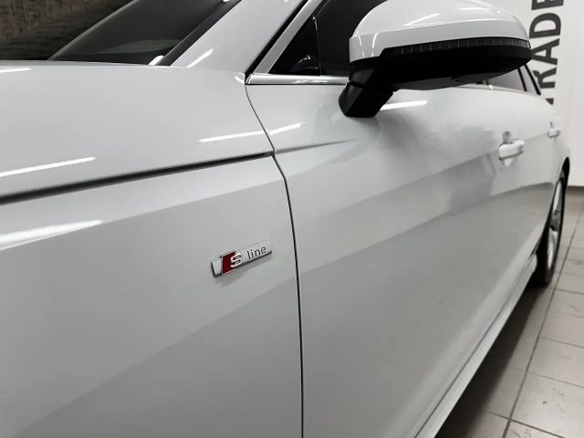 Audi A4 40 TFSI Avant Quattro S-Tronic