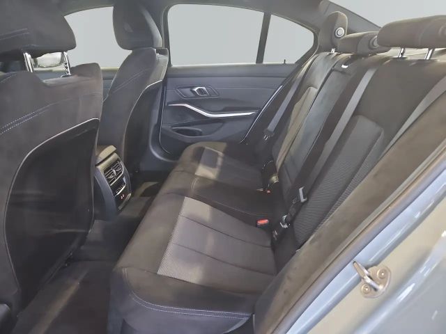 BMW 318 318d M-Sport Sedan