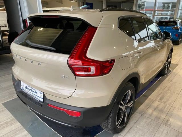 Volvo XC40 Dark Plus