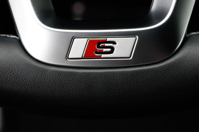 Audi A4 40 TFSI Avant Quattro S-Line S-Tronic