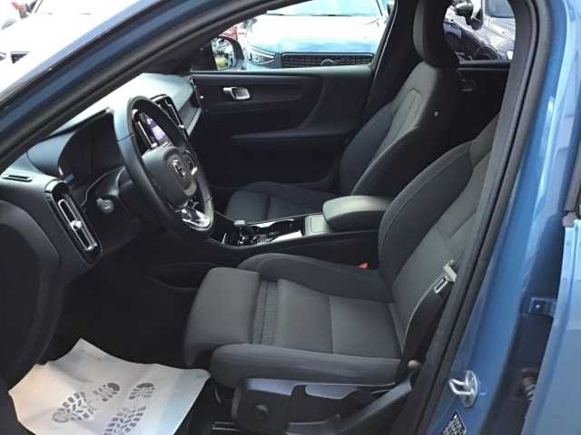 Volvo XC40 Core Recharge