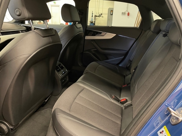 Audi A4 35 TFSI S-Line S-Tronic Sedan