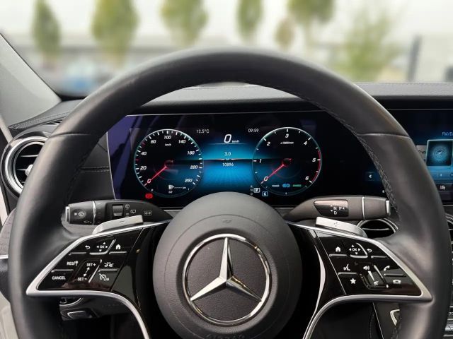 Mercedes-Benz E 220 AVANTGARDE E 220 d Estate