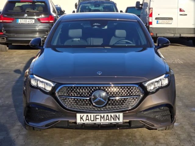 Mercedes-Benz E 200 AMG Line Sedan