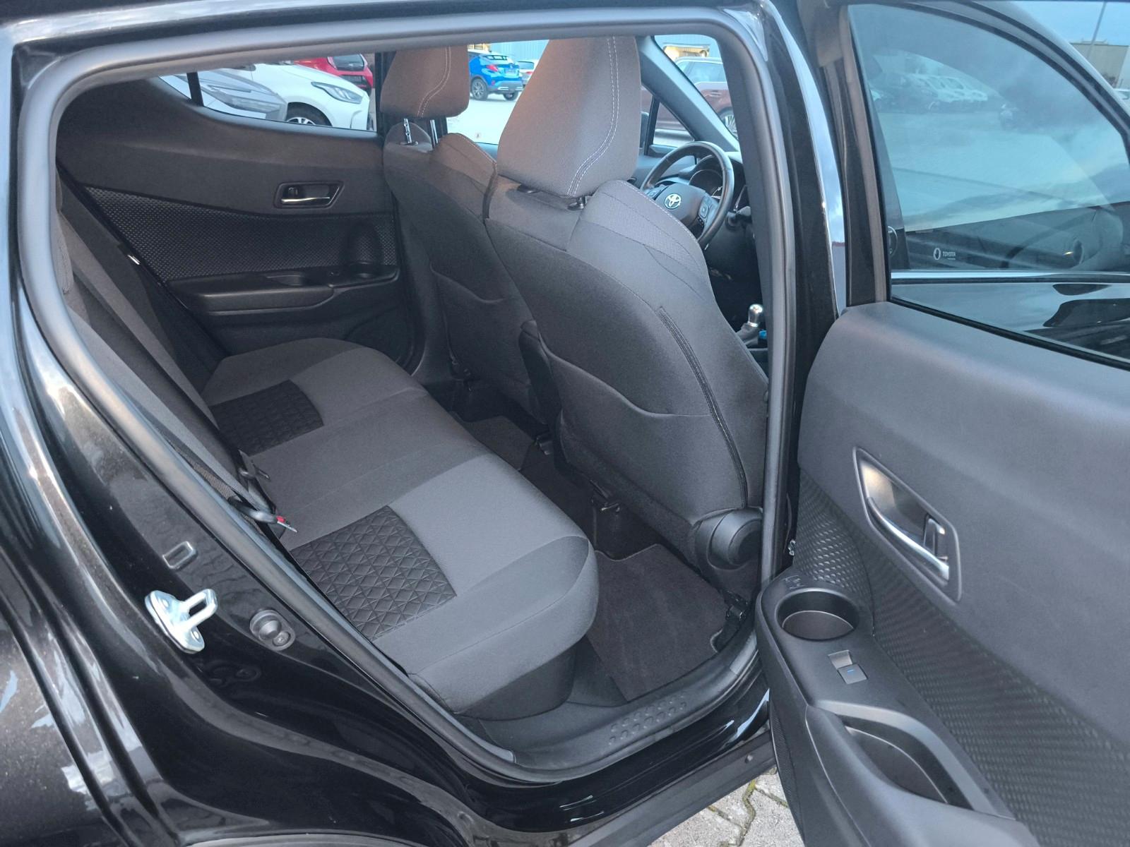 Toyota C-HR Hybride Team D