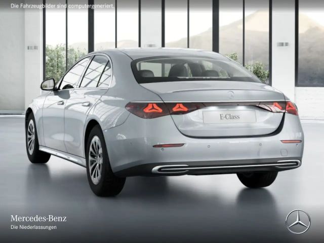 Mercedes-Benz E 200 AVANTGARDE Sedan