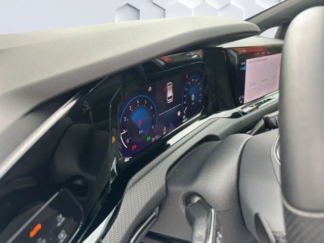 Volkswagen Golf DSG R-Line Variant