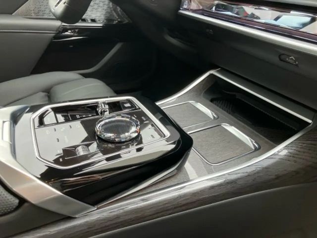 BMW 750 G70 Sedan xDrive