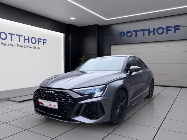 Audi RS3 Quattro S-Tronic Sedan
