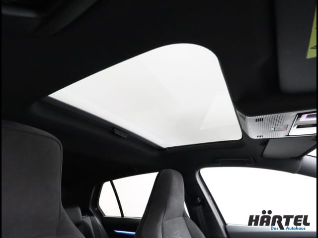 Volkswagen Golf 1.5 eTSI R-Line Style