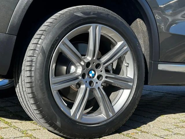 BMW X5 x40i IntAktLenk.PanoD.SurView.ACC Laser 20" HUD