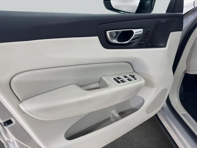 Volvo XC60 AWD Dark Plus Recharge T8