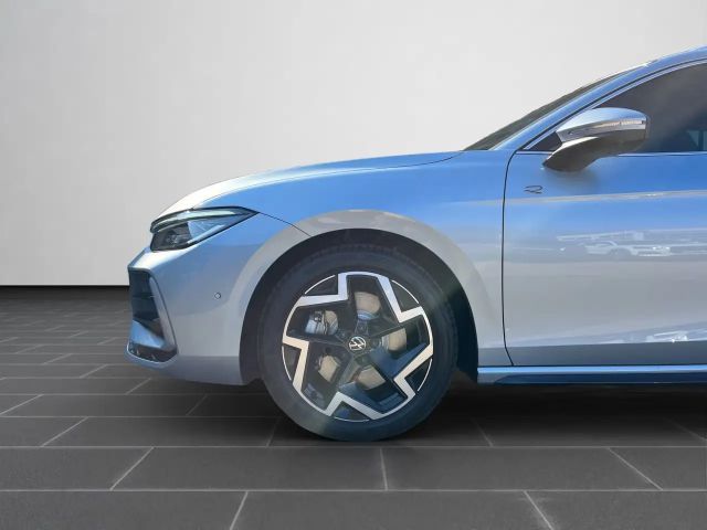 Volkswagen Passat IQ.Drive R-Line