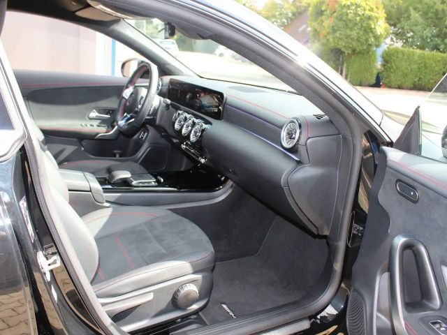 Mercedes-Benz CLA 200 AMG Line Shooting Brake