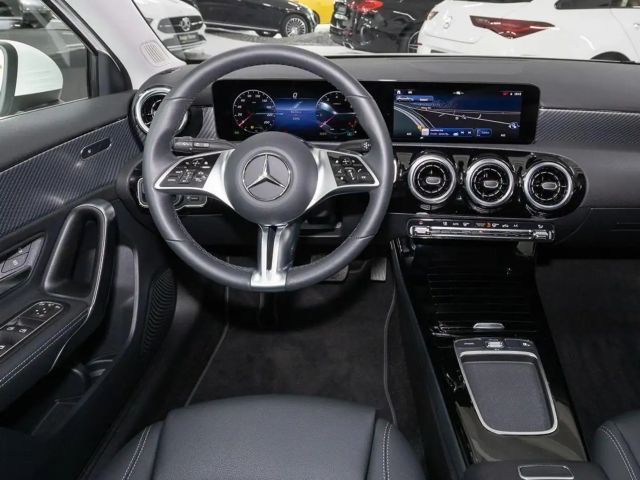 Mercedes-Benz A 180 Hatchback