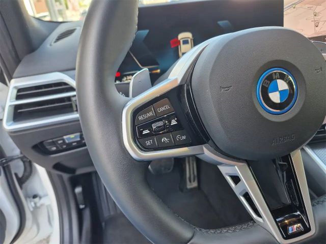 BMW 330 330e xDrive