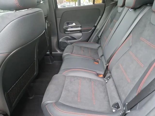 Mercedes-Benz GLA 180 AMG Line