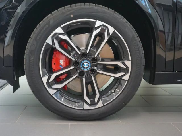 BMW iX2 xDrive30
