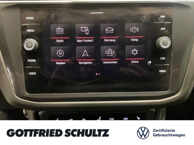 Volkswagen Tiguan ACTIVE TSI NAVI SITZHEIZUNG EINPARKHILFE LED