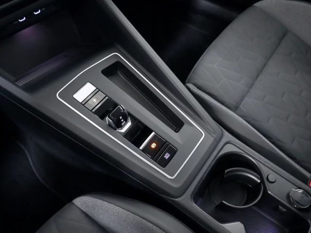 Volkswagen Golf 1.5 eTSI DSG Golf VIII