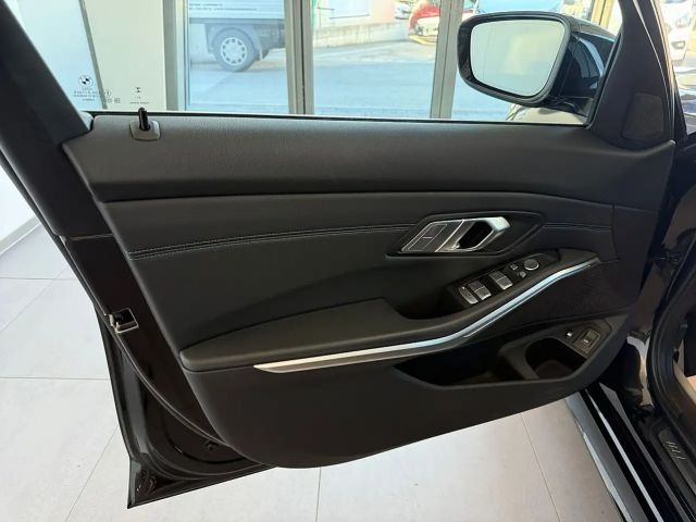 BMW 330 330e Touring