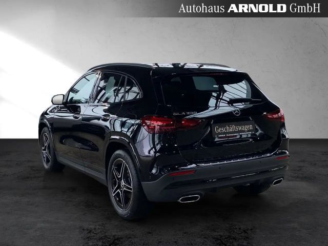 Mercedes-Benz GLA 200 AMG Line