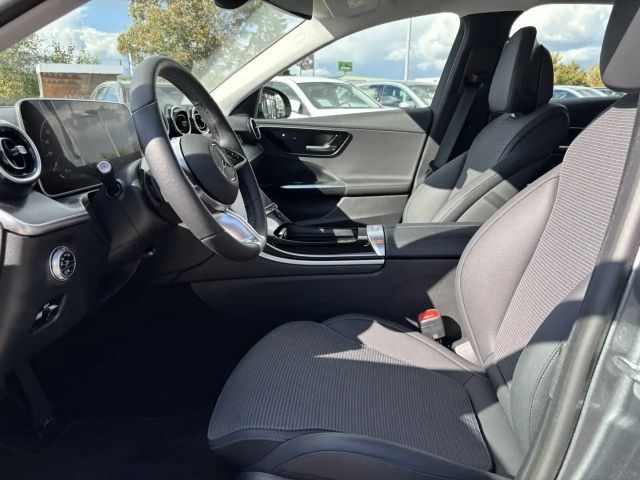 Mercedes-Benz C 200 AVANTGARDE Sedan