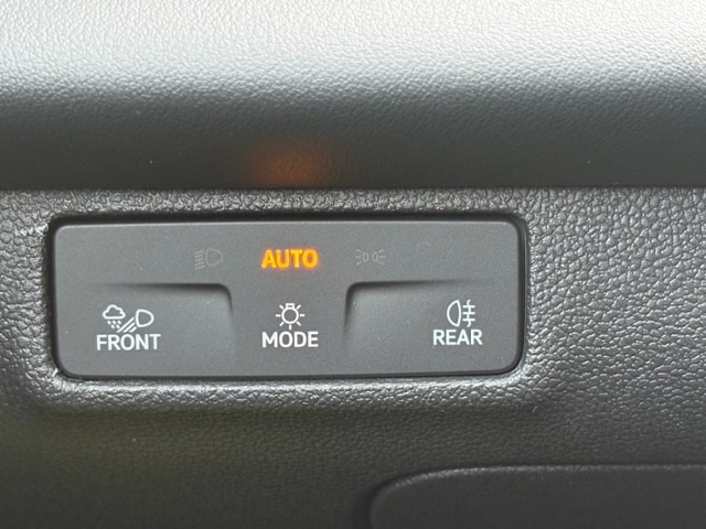 Volkswagen T-Roc 1.5 eTSI DSG R-Line