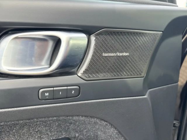 Volvo XC40 Dark T4 Ultimate