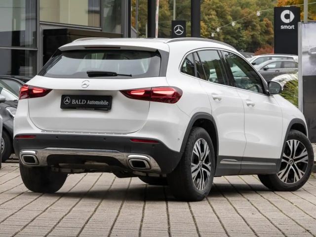 Mercedes-Benz GLA 180 Progressive