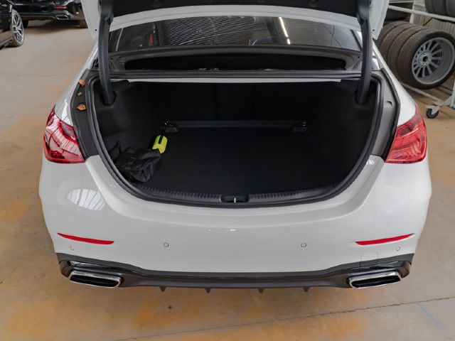 Mercedes-Benz C 200 AMG Line Sedan